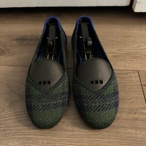 Forest tartan Rothy’s flats in size 8.5